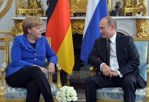 Путин и Меркелова разговарали о ескалацији сукоба у Либији